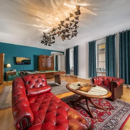Charming Historic Duplex-prague1 شقة *